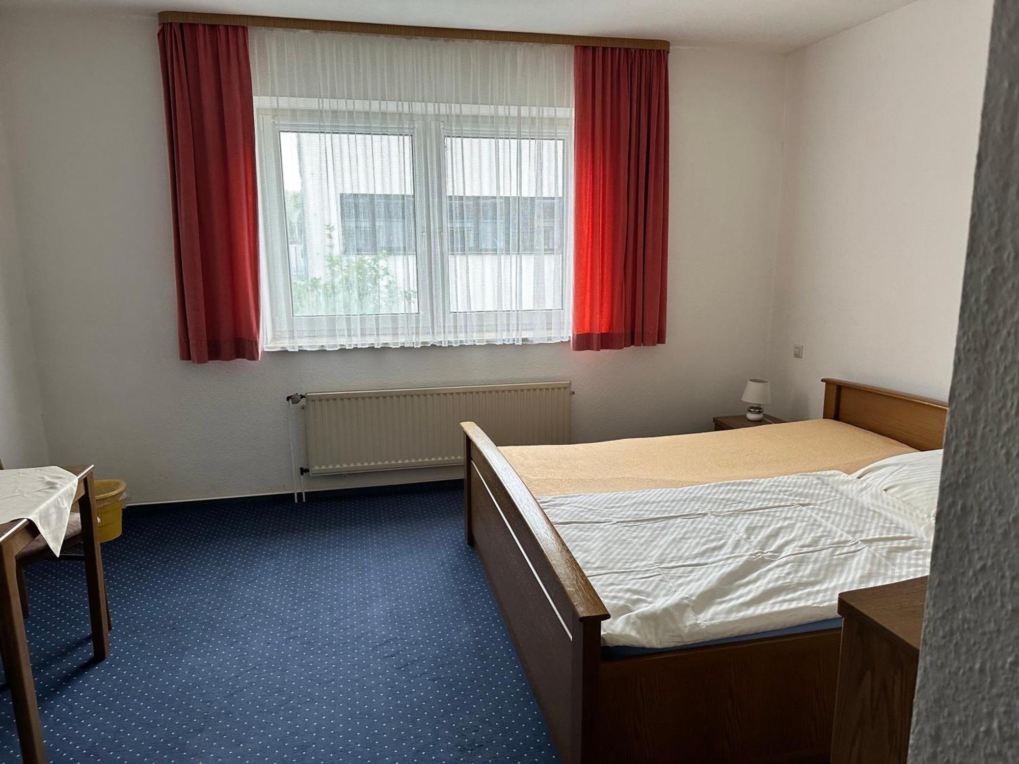 Haus Pegasus Hotel Garbsen Room photo